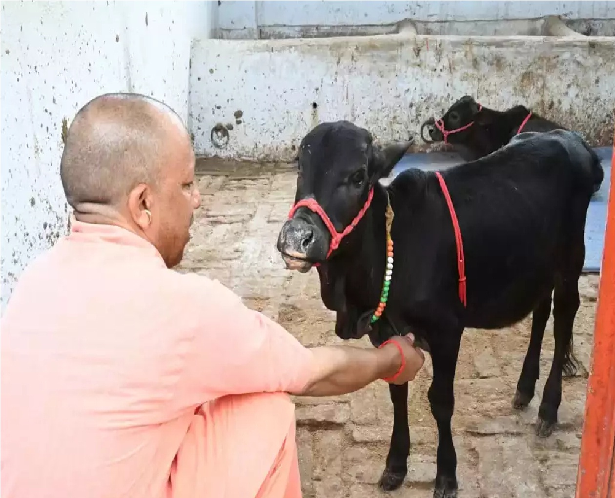CM Yogi से मिले किसान, Noida हवाई अड्डे की चारदीवारी के निर्माण का रास्ता साफ